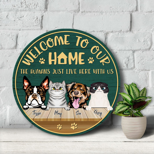 Personalized Pet Welcome Sign: Custom Dog & Cat Home Decor